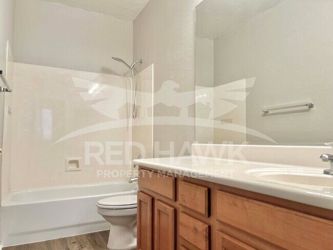 Building Photo - 889 E Leo Pl