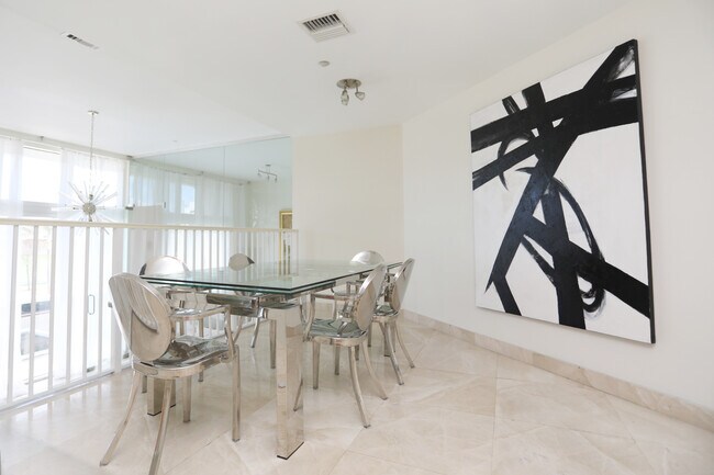 dining area - 400 Alton Rd