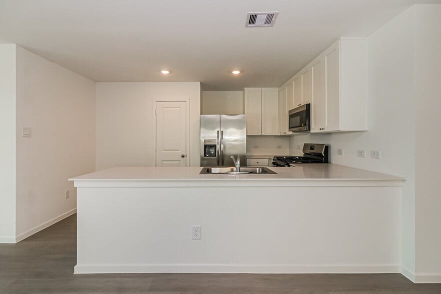 Building Photo - 468 San Miguel Crk Dr