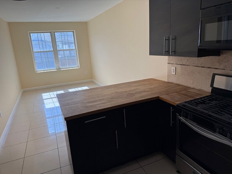 Kitchen & Living Room - 183 Thorne St