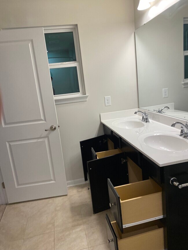 Building Photo - 5508 Loneleaf Way