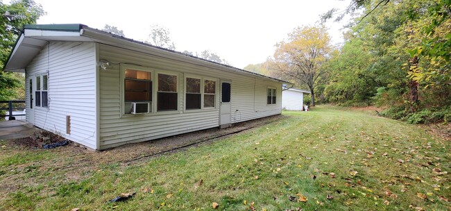 Building Photo - Ranch Home in Country Setting For Rent