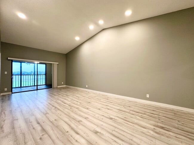 Building Photo - 2800 Palmwood Terrace