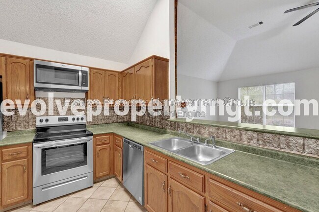 Building Photo - 3823 Twin Valley Cove