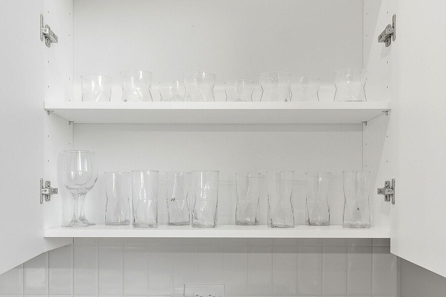 Building Photo - 6044 N Winthrop Ave