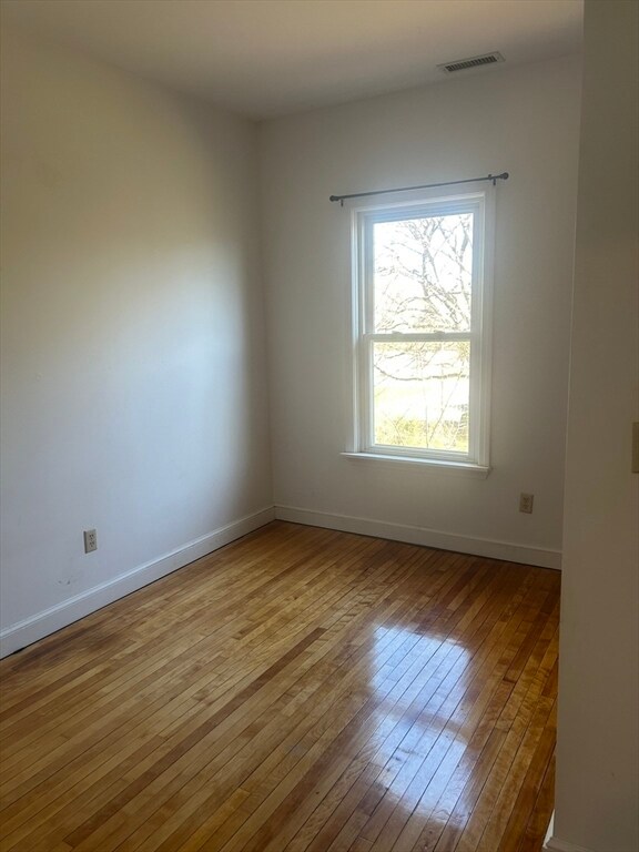 Building Photo - 123 Mayfield St