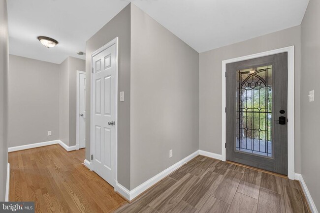 Building Photo - 6443 Walters Woods Dr