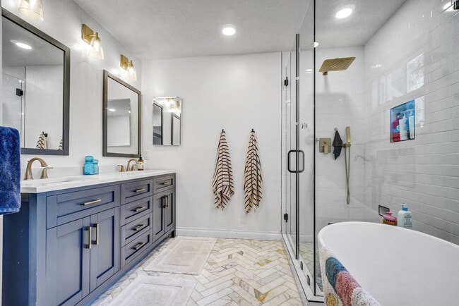 Building Photo - 14501 Wesfall Rd., Tustin CA 92780 5 BR, 3...