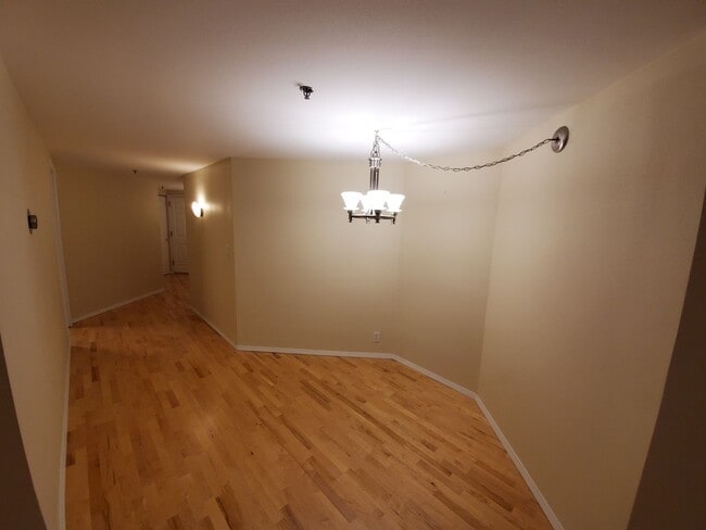 Building Photo - 1 bedroom at the Blatz