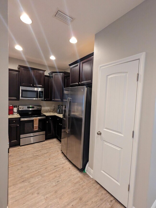 Building Photo - 8776 Brown Pelican Cir