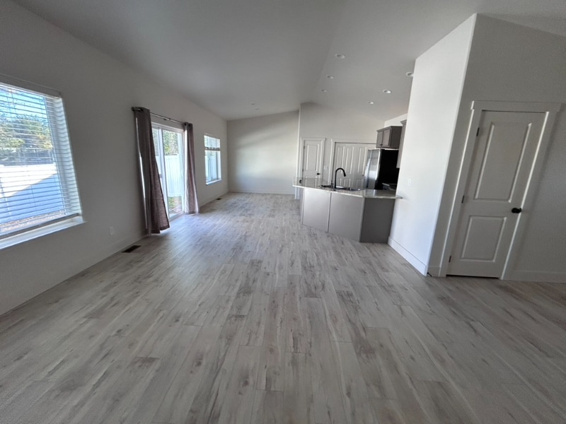 Building Photo - 108 Centennial Ct