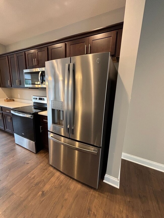 Building Photo - Beautiful Townhome in Cannonsburg! - 2 Bed...