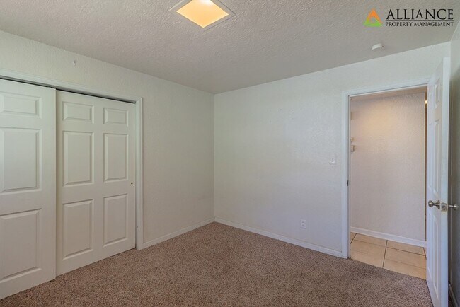 Building Photo - 1510 College Ave