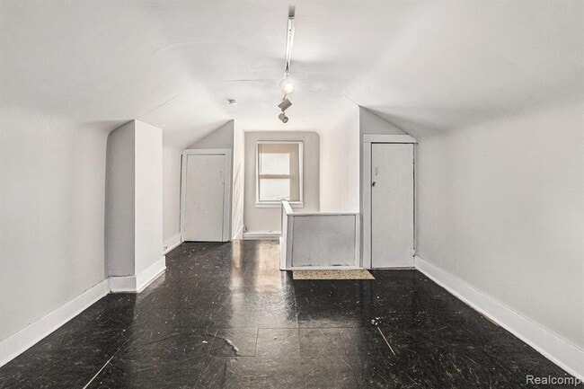 Building Photo - 9336 Sussex St