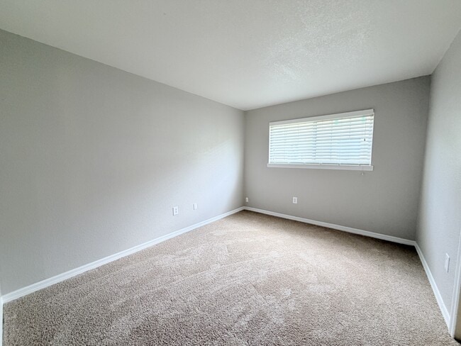 Building Photo - 1695 Lee Rd