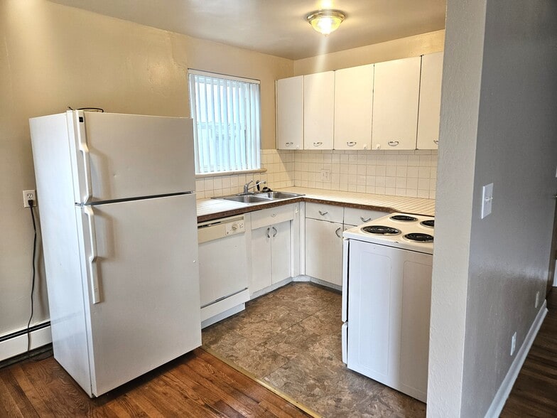 Building Photo - 1350 Columbine St