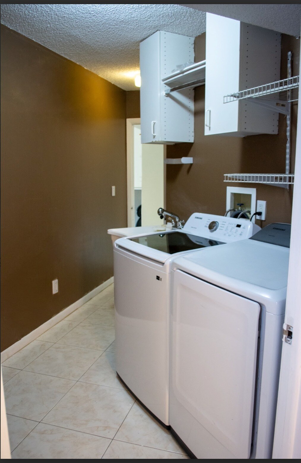 Washer/dryer in unit - 992 NW 93rd Ave