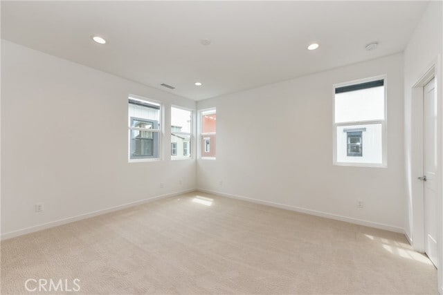 Building Photo - 115 Allusion