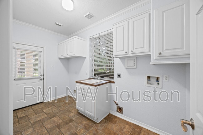 Building Photo - 10311 Pitcataway Dr