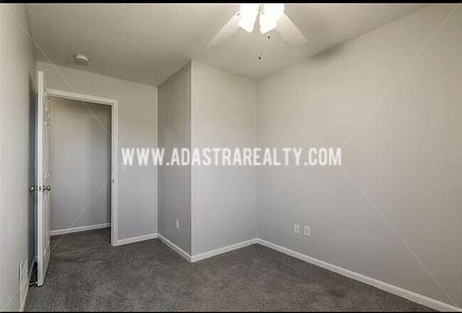 Building Photo - Spacious 3 Bed/2.5 Duplex in Louisburg-Available in MARCH!!