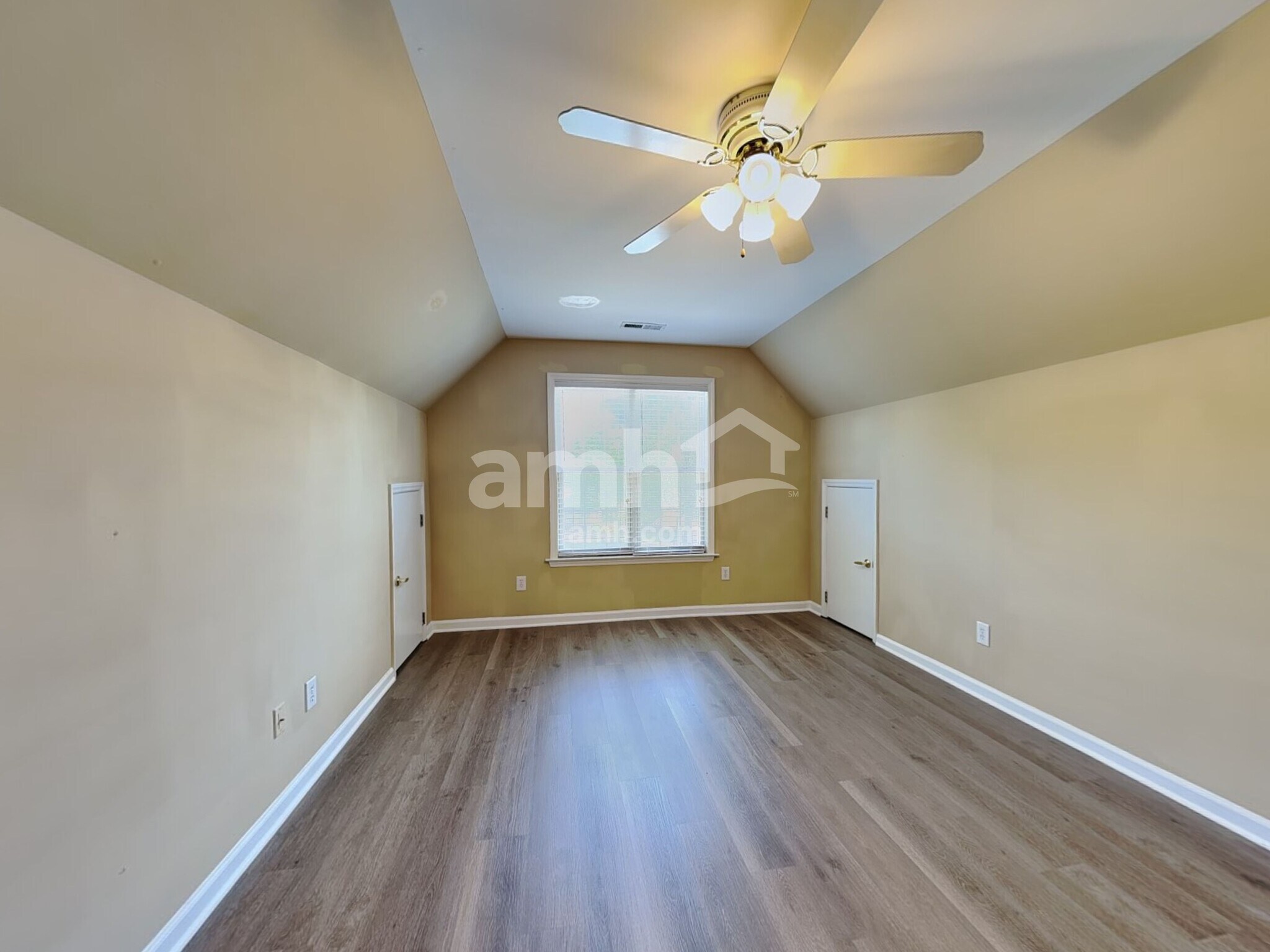 Building Photo - 10 Oleander Point