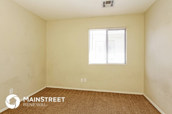 Building Photo - 8923 W La Reata Ave