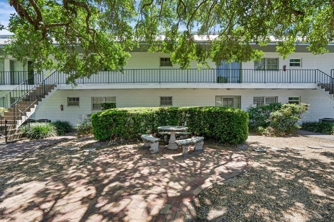 Building Photo - 1941 Lanier Ct