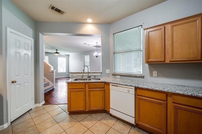 Building Photo - 9801 Cedarcrest Dr