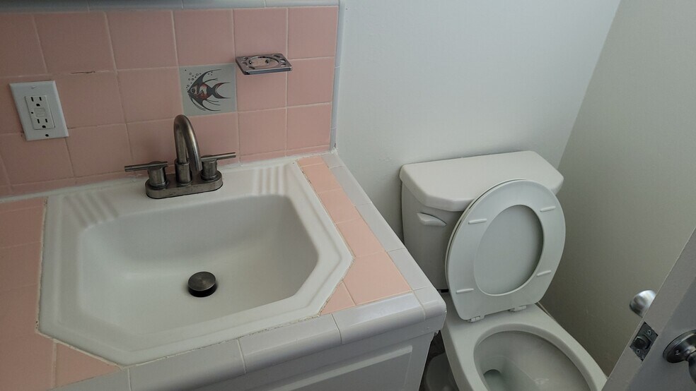 Building Photo - 12015 Lamanda St