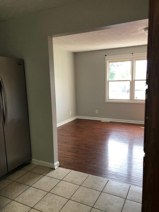 Building Photo - 1050 Scarlett Ln