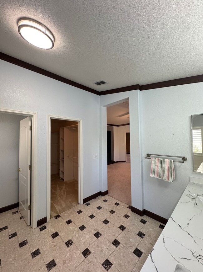 Building Photo - 1762 River Oaks Cir
