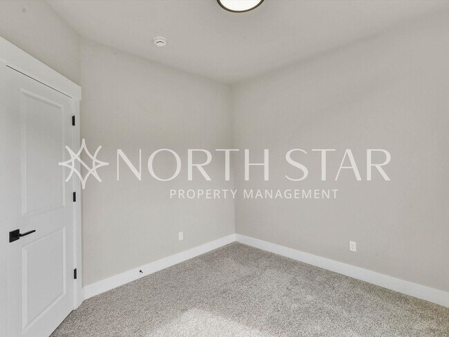 Building Photo - 8898-8898 Serenity Ter