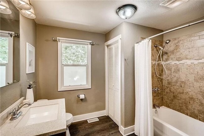 Building Photo - 3 BED 1 BATH SINGLE FAMILY FOR RENT