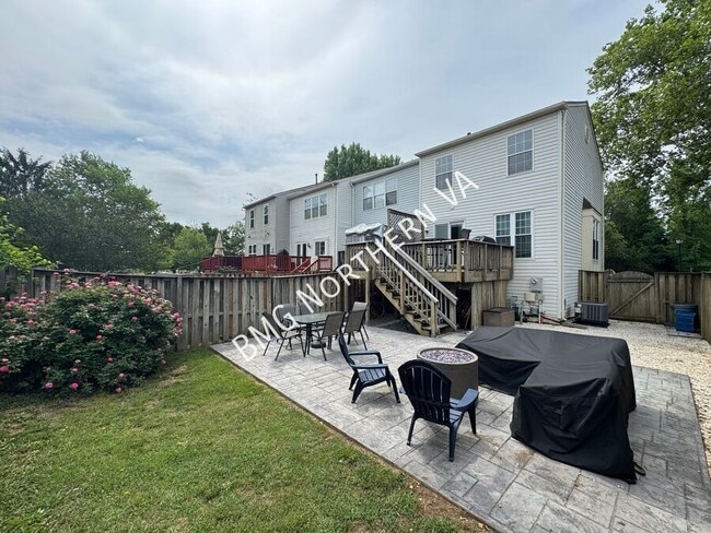 Building Photo - 301 Bridle Crest Square NE