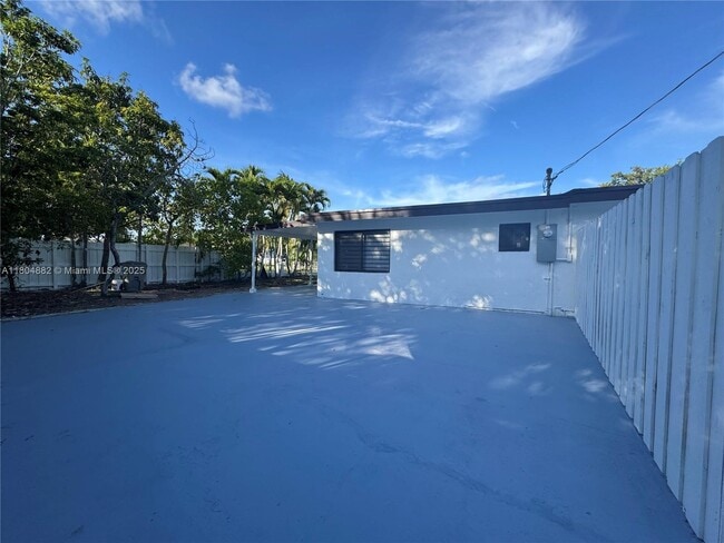 Building Photo - 1440 N 71st Ave