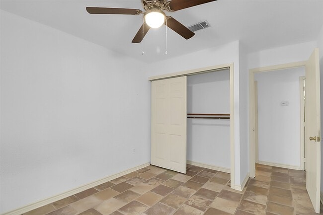 Building Photo - 727 S Iowa St