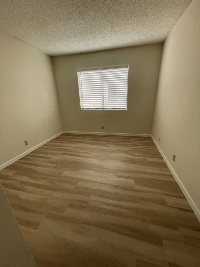 bedroom 3 - 218 N Marguerita Ave