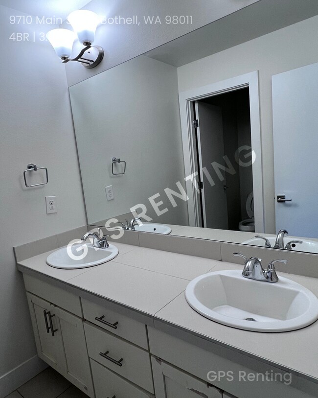 Building Photo - Beautiful Bed 4, Bath 3.5, home!