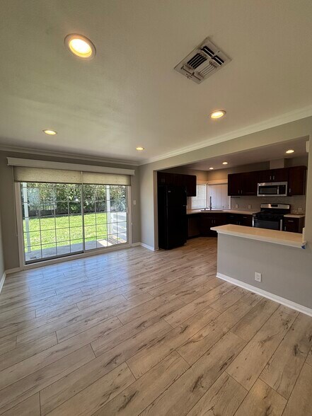 Building Photo - 23158 Leonora Dr