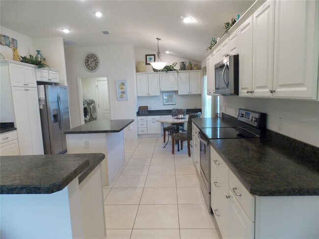 Building Photo - 1512 Shale Trail Loop