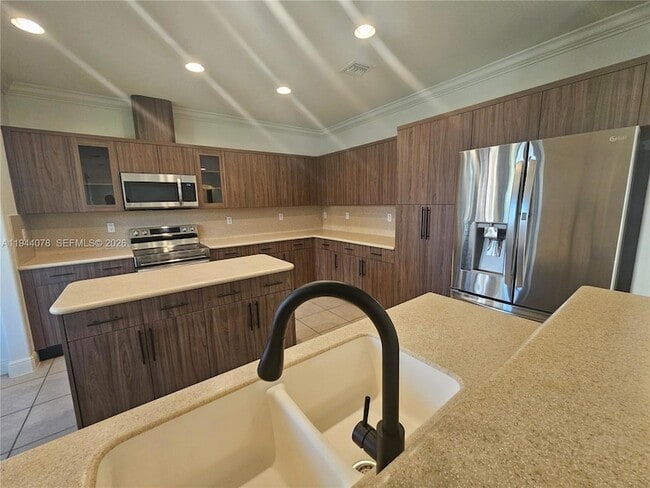 Building Photo - 15387 SW 21 Ln