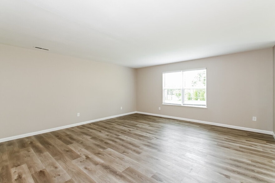 Building Photo - 302 Brookview Dr