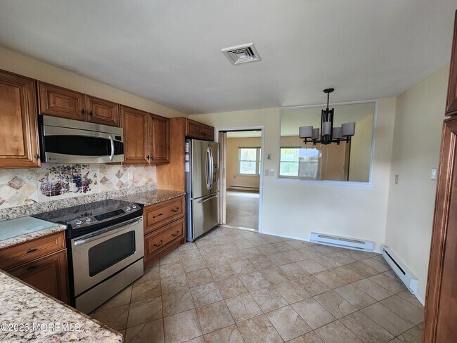 Building Photo - 341B Canterbury Ct