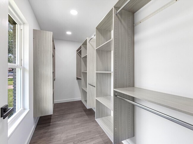 Building Photo - 1107 Stonecrest Dr