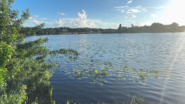 Building Photo - MOVE IN SPECIAL- Newly renovated 3 bedroom/2.5 bath townhouse for rent located in the lovely gate...