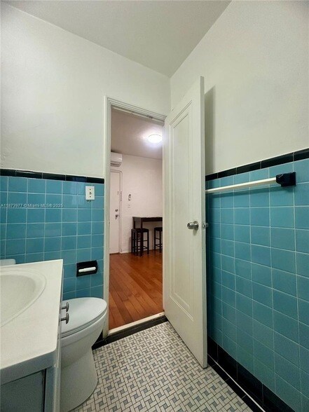 Building Photo - 260 Euclid Ave