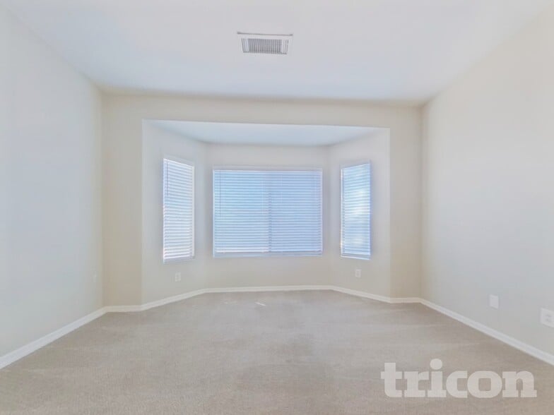 Building Photo - 25574 W St Charles Ct