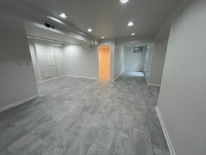 Building Photo - 1106 Landerset Dr