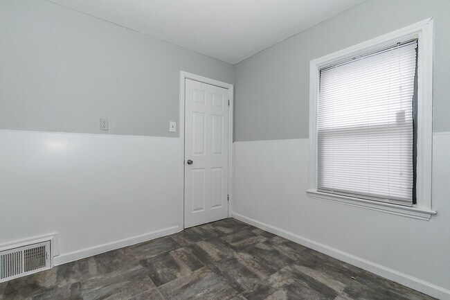 Building Photo - 6101 Wulff Dr