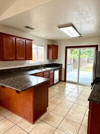 Building Photo - Beautiful 3 bedroom 2 bath house!